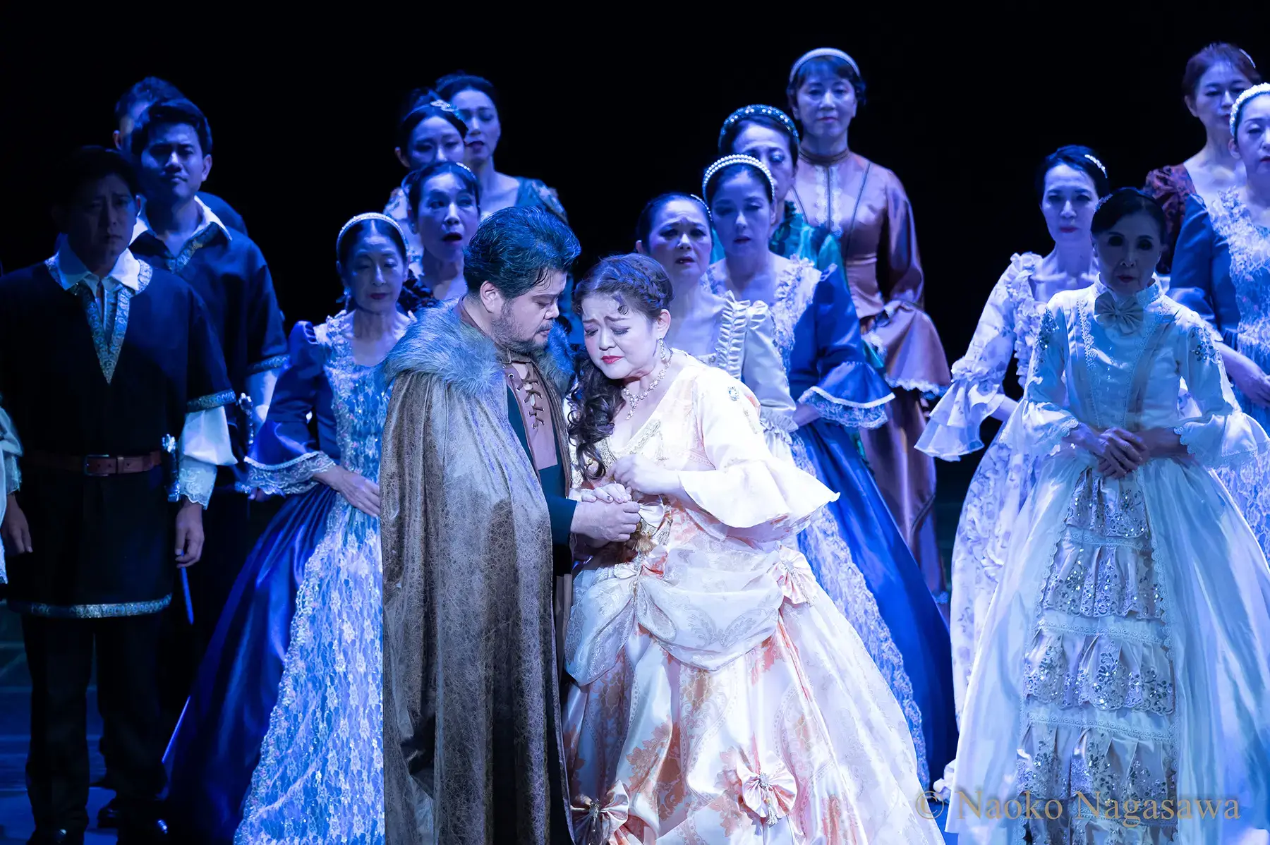 復讐心を燃やすエルナーニ。想いを伝えるエルヴィーラ。