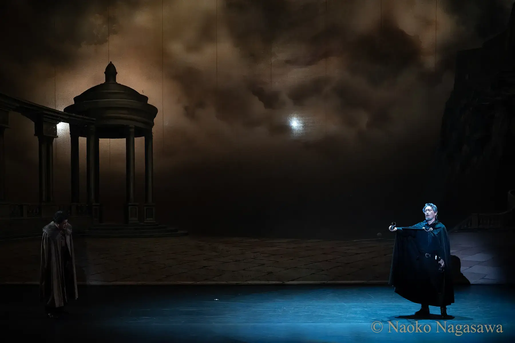 死の誓約を突きつける。