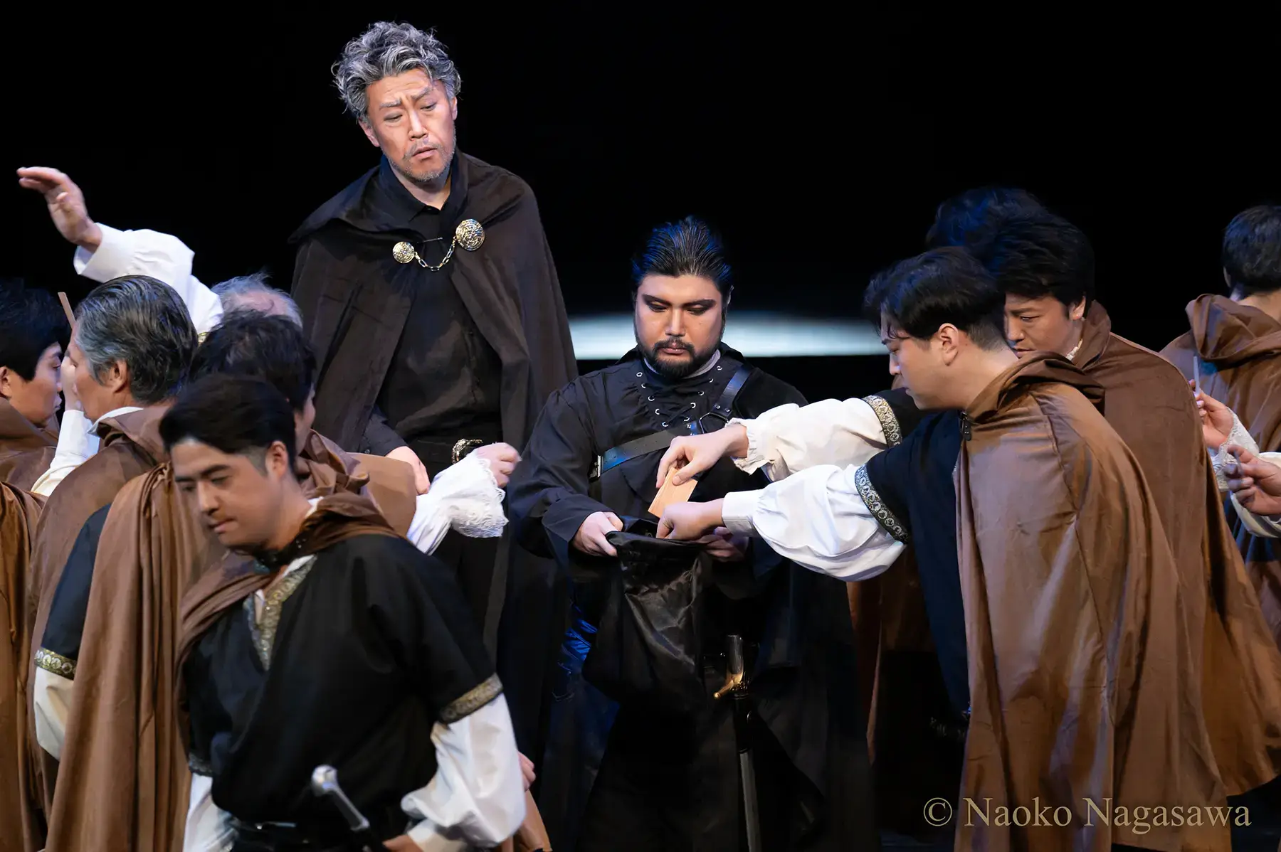 暗殺役を決める投票が行われる。